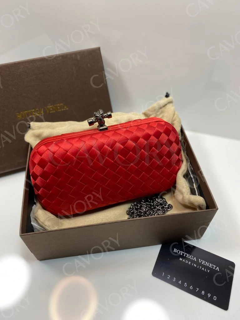 Bottega Veneta Clutch Bag (Medium)
