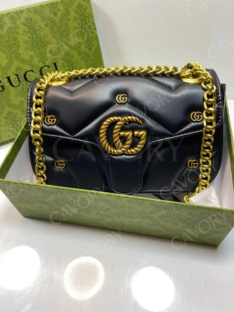 Gucci GG Marmont Matelassé Shoulder Bag