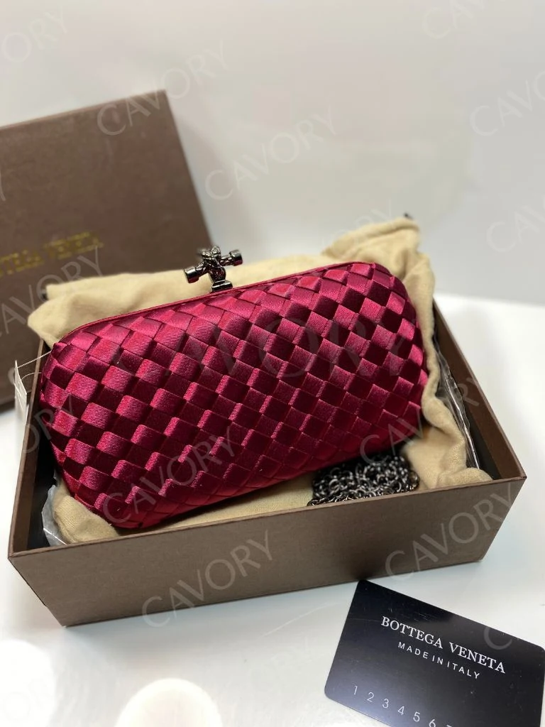 Bottega Veneta Clutch Bag (Medium)