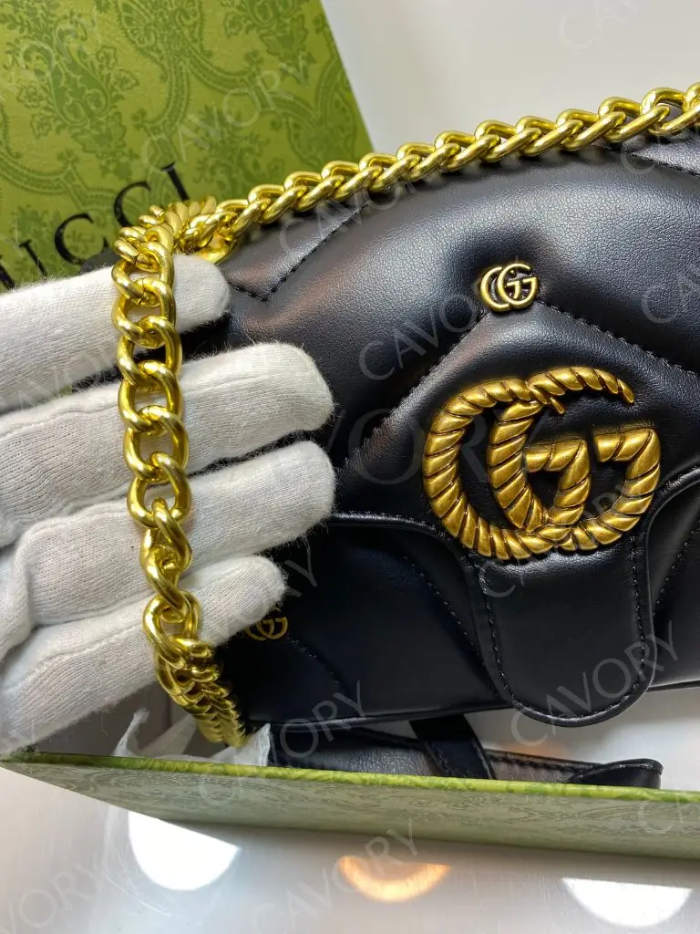 Gucci GG Marmont Matelassé Shoulder Bag