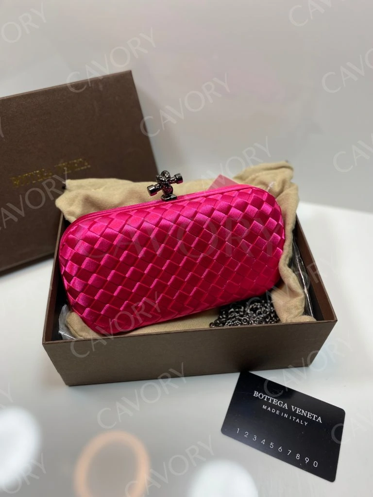 Bottega Veneta Clutch Bag (Medium)