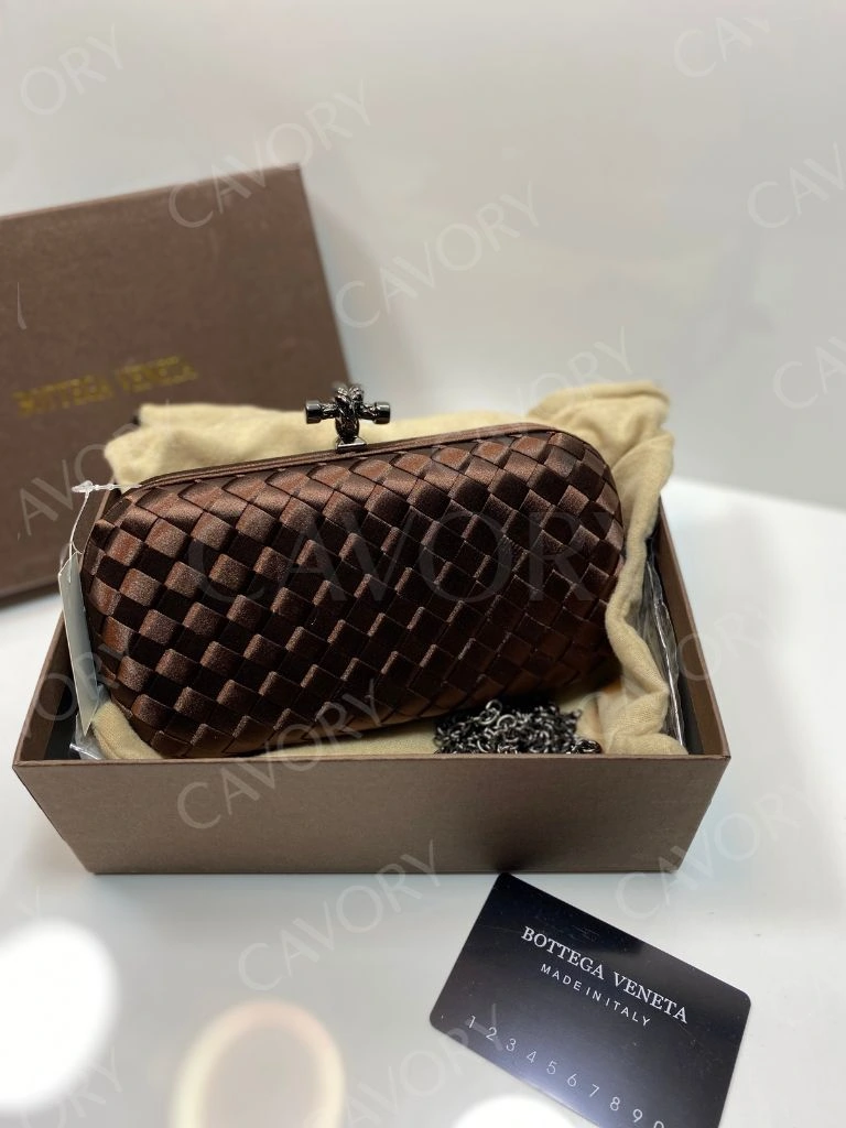 Bottega Veneta Clutch Bag (Medium)