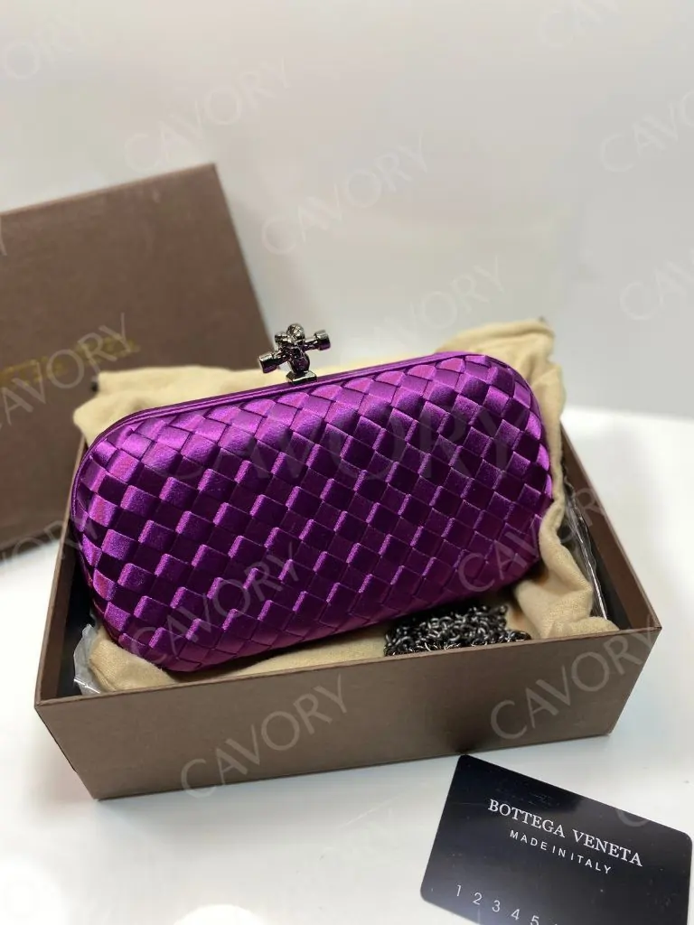 Bottega Veneta Clutch Bag (Medium)
