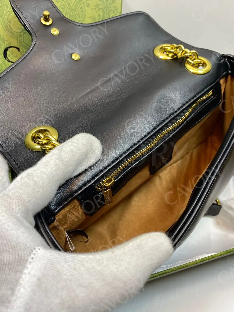 Gucci GG Marmont Matelassé Shoulder Bag