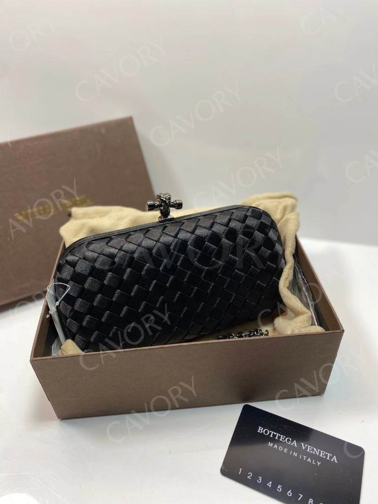 Bottega Veneta Clutch Bag (Medium)